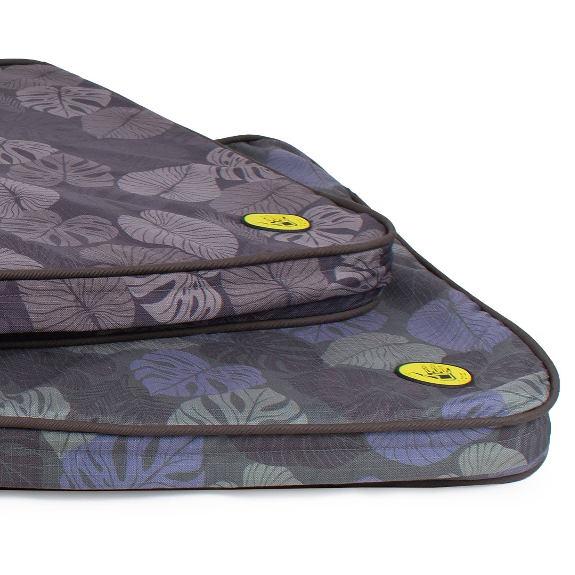 Body Glove Sun & Sand Tough Mat: Tropical Black / Medium